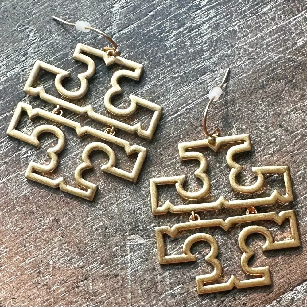 NEW Auth. Tory Burch Britten Logo Drop Earrings (Gold), on TB Earring Card